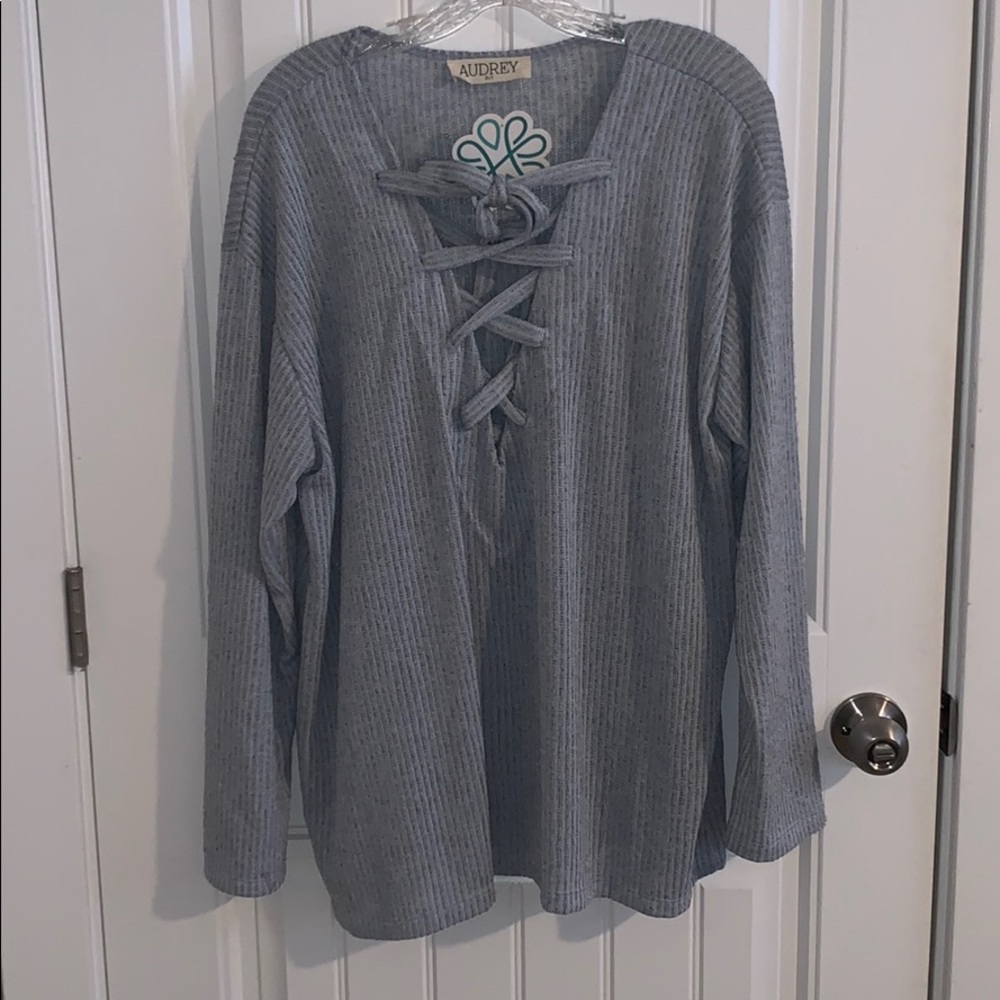 NWT long sleeve lace up front by Audrey 3+1